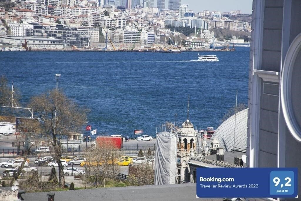 Отель Old Port Hotel 3*