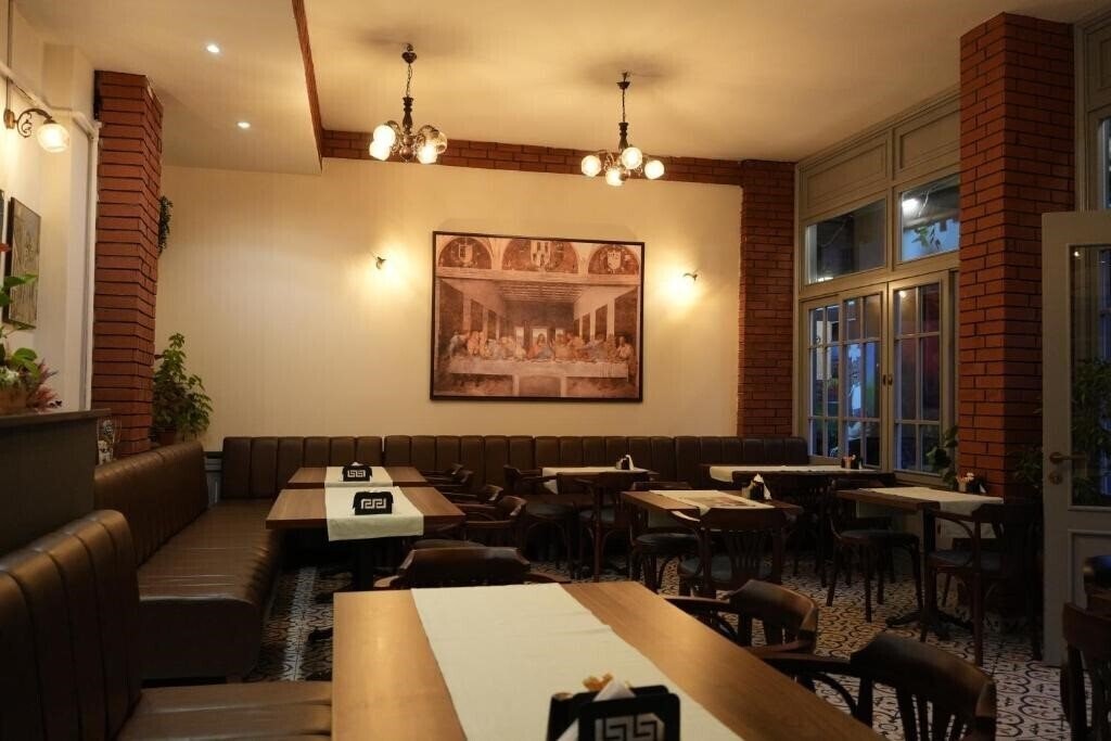 Фотография Madame Roza 2*