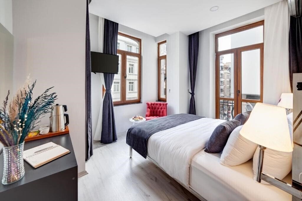 Отель Lime Garden Hotel 3*