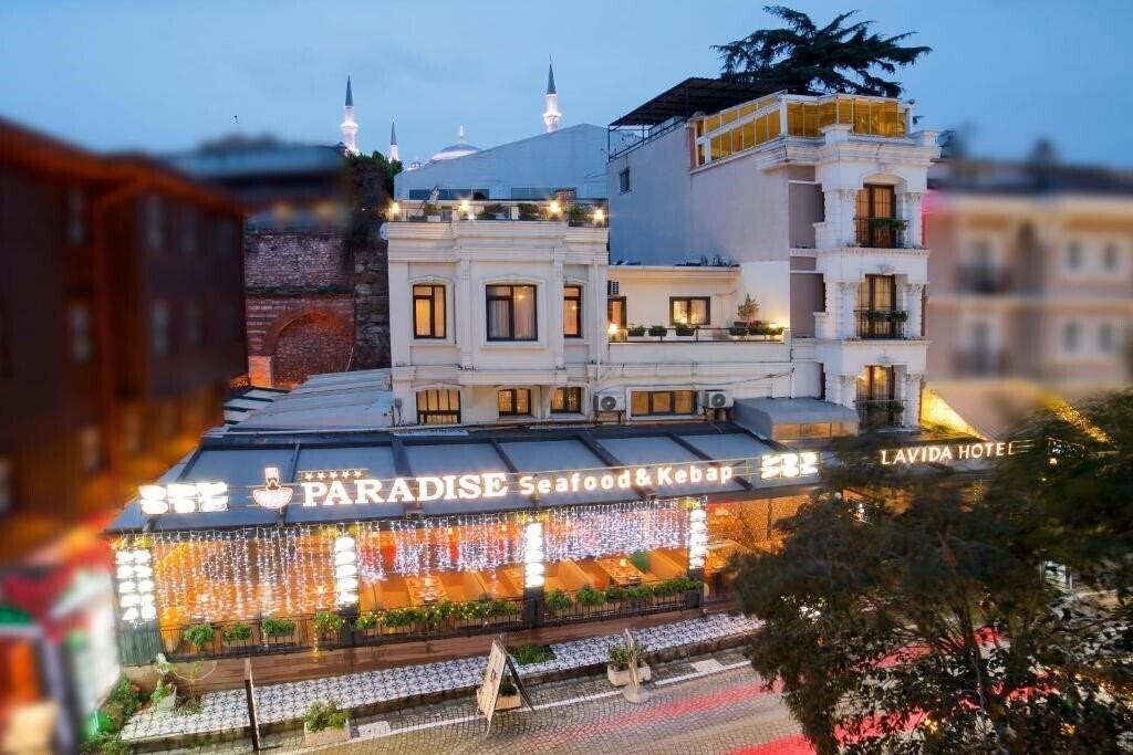 Отель La Vida Hotel 4*
