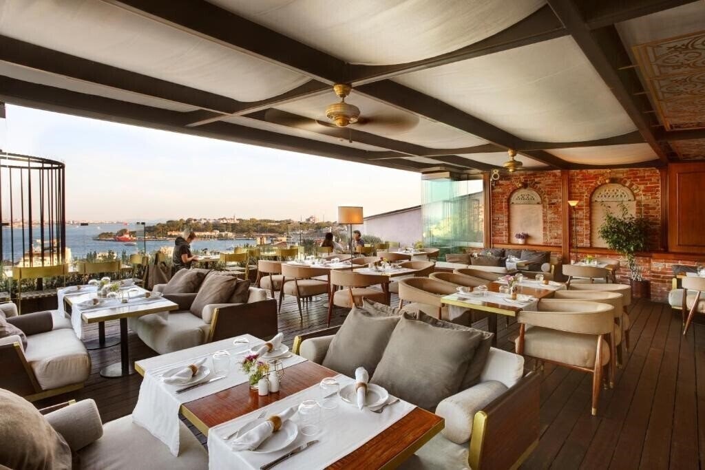 Отель Georges Hotel Galata 4*