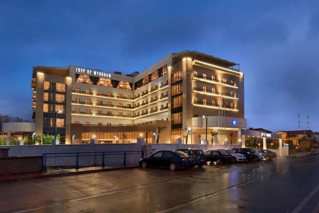 Отель Tryp By Wyndham Izmit 5*