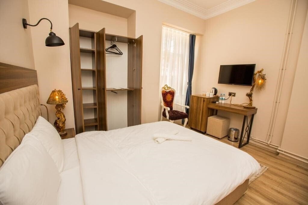 Фото Corner Garden Hotel 2*