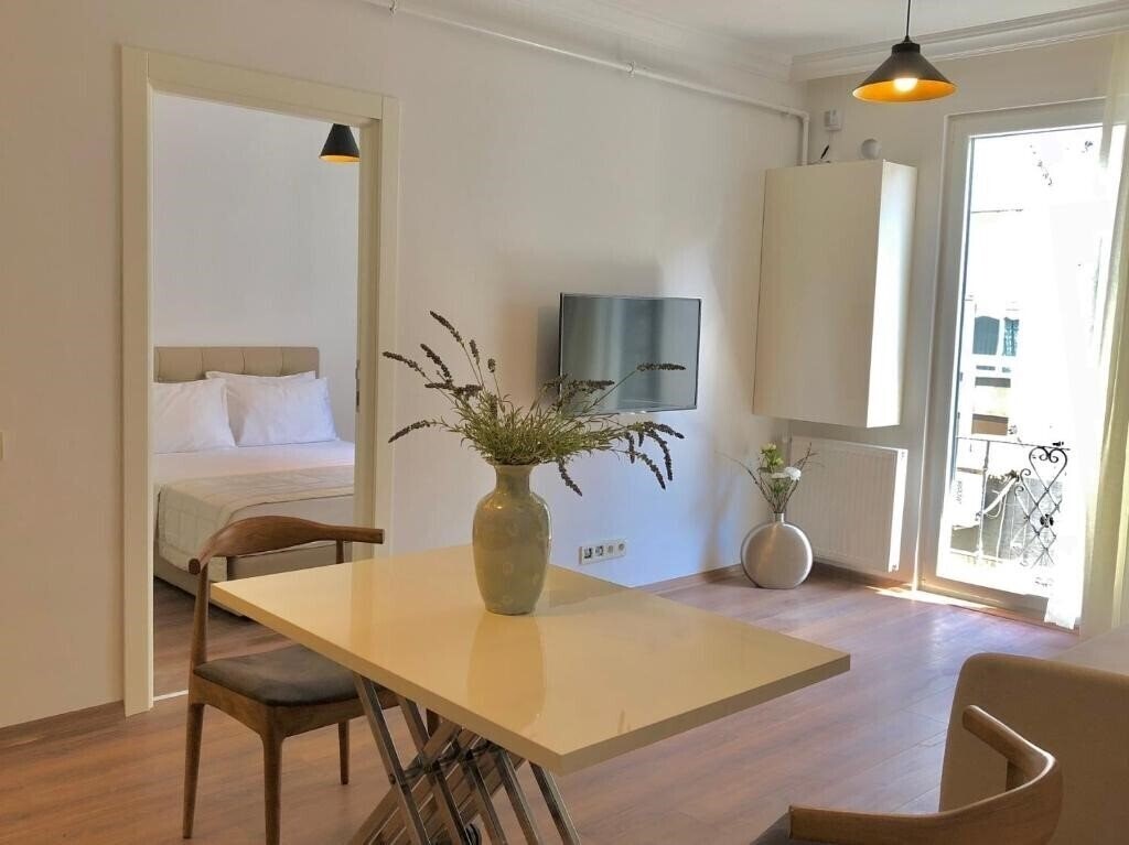 Фото Joy Suites 3*