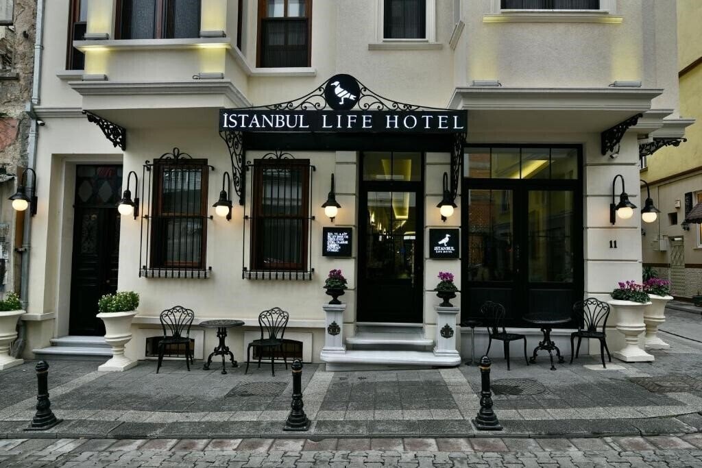 Отель Istanbul Life Hotel - Adults Only 3*