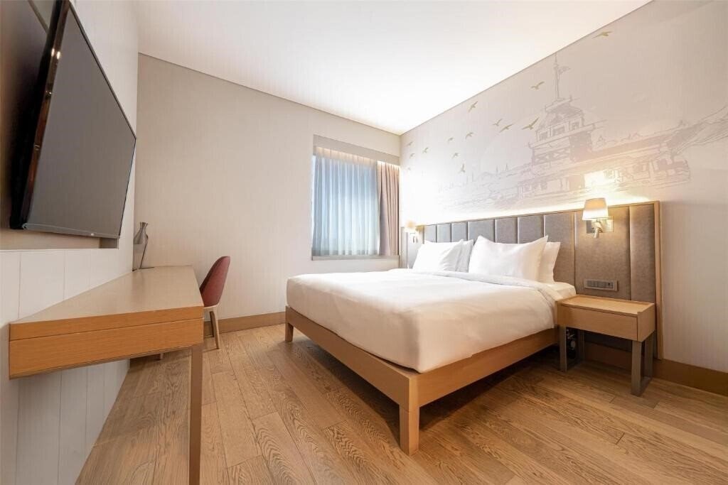 Отель Radisson Hotel Istanbul Harbiye 4*