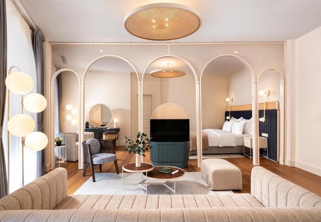 Отель Ecole St.Pierre 5*