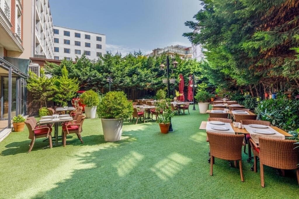 Отель Vicenca Hotel 4*