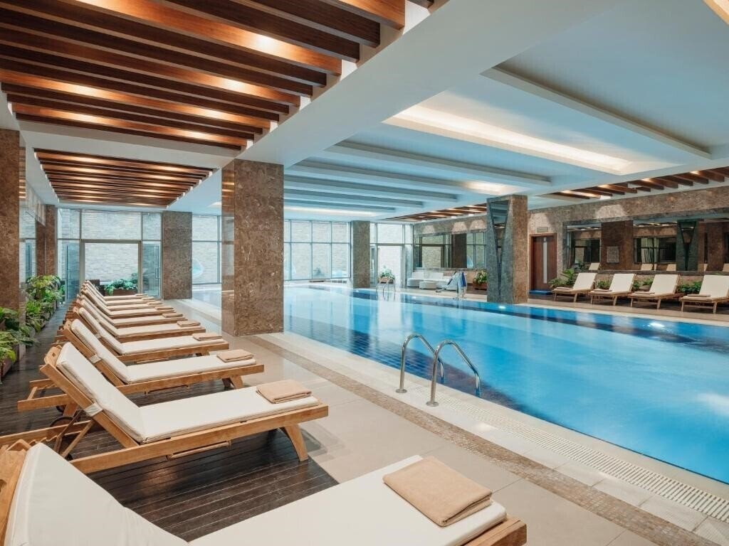 Фото Selectum City Atasehir (ex. Silence Istanbul Hotel & Convention Center, DoubleTree by Hilton Istanbul Atasehir Hotel & Conference Centre) 5*