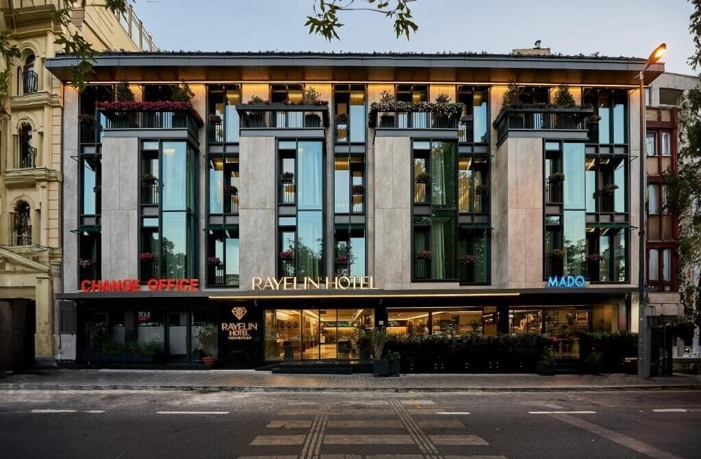 Отель Rayelin Hotel Old City 4*