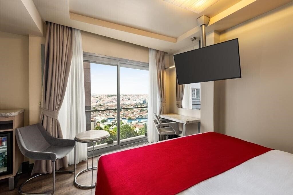 Изображение Ramada by Wyndham Istanbul Pera (ex. The Peak) 5*