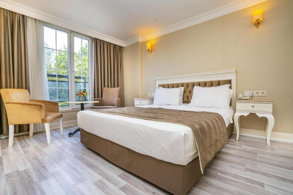 Отель Kensington Hotel 4*