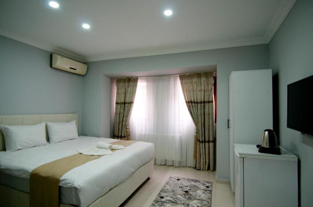 Отель Istanbul Palace Hotel 2*