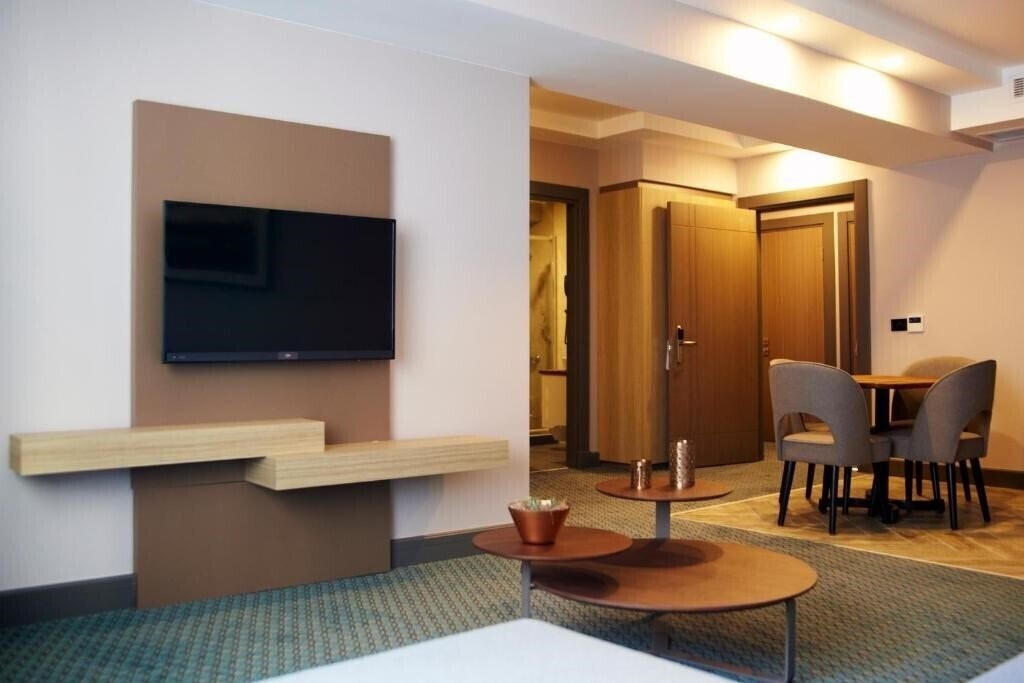 Изображение Tophane Suites 5*