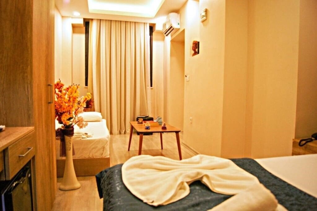 Изображение Destinia Pera Suites 4*