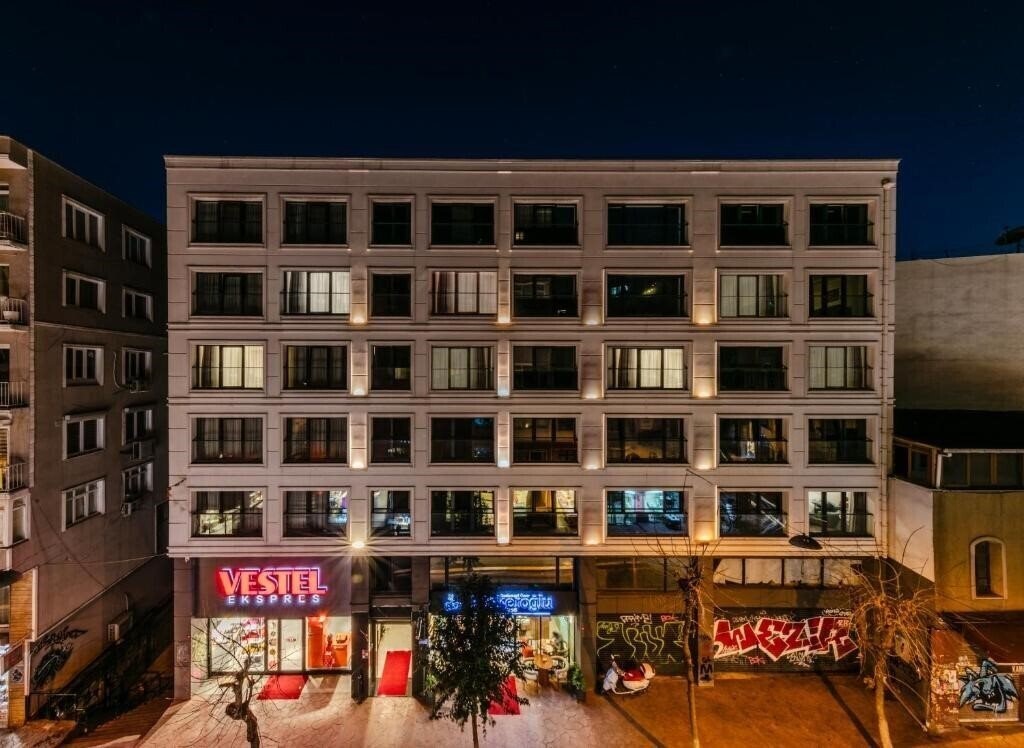 Фото Roys Hotel & Suites 4*