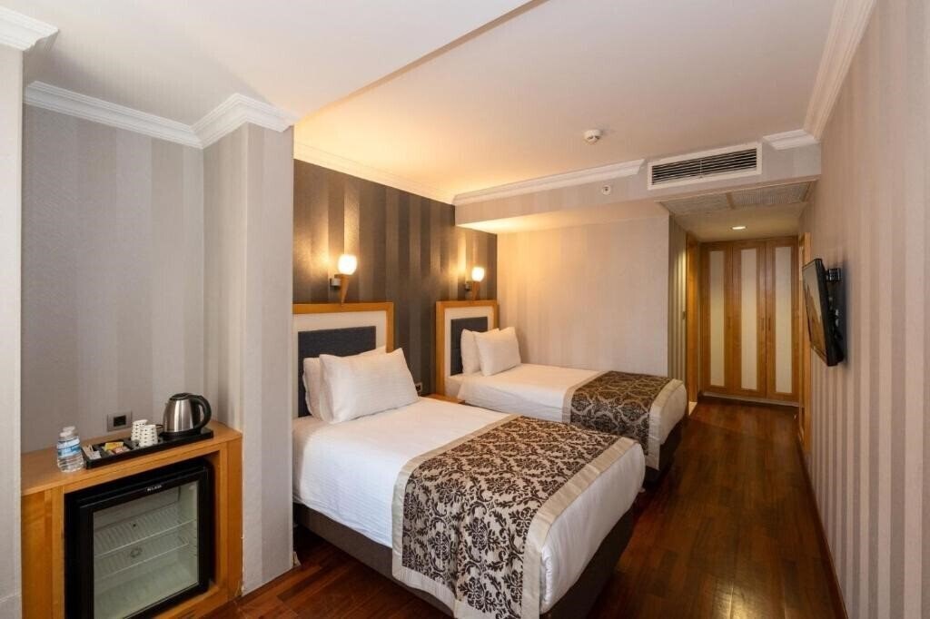 Фото Crestium Prime Square (ex. Nova Plaza Taksim Square) 4*