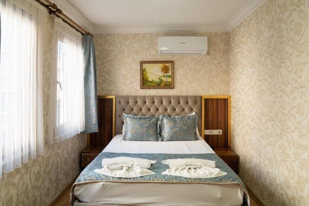 Отель Angels Garden Hotel 3*