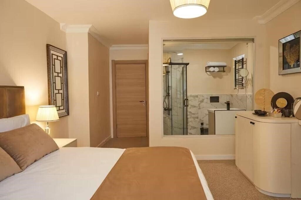 Фото Kaira Hotel & Aparts 3*