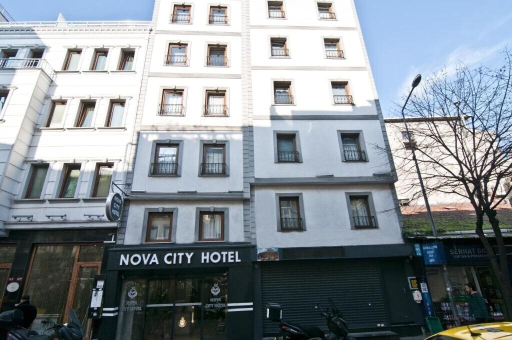 Отель Nova City Hotel 3*
