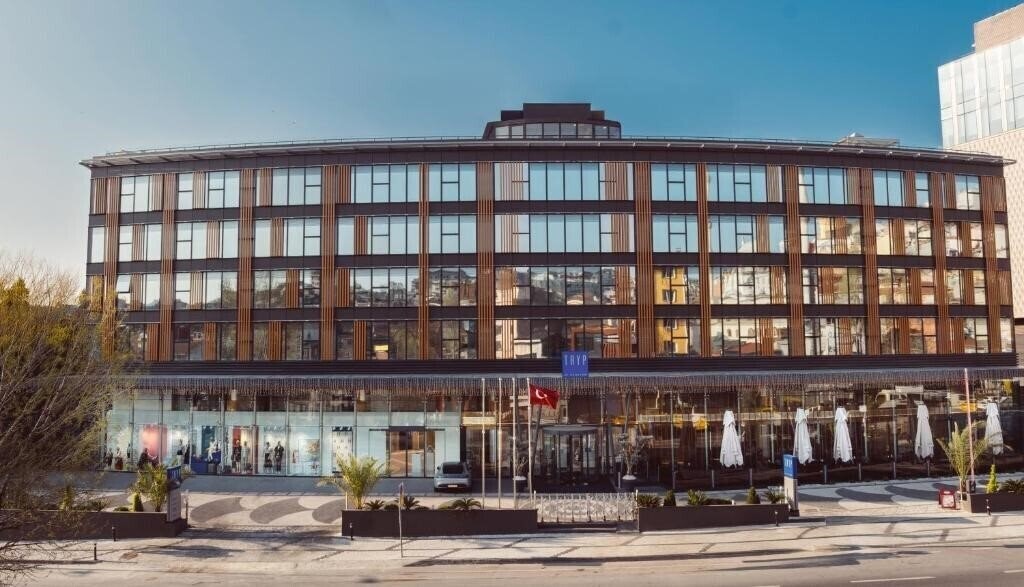 Отель Tryp by Wyndham Istanbul Beyoglu (ex. Tryp by Wyndham Istanbul Dolapdere) 4*