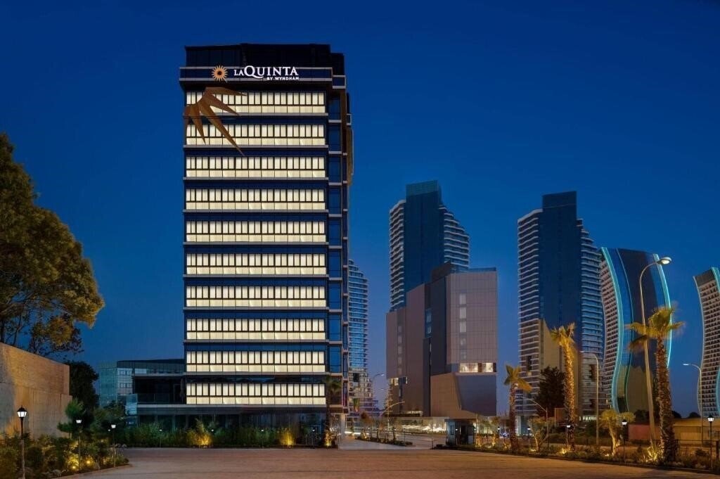 Отель La Quinta By Wyndham Istanbul Kartal 3*