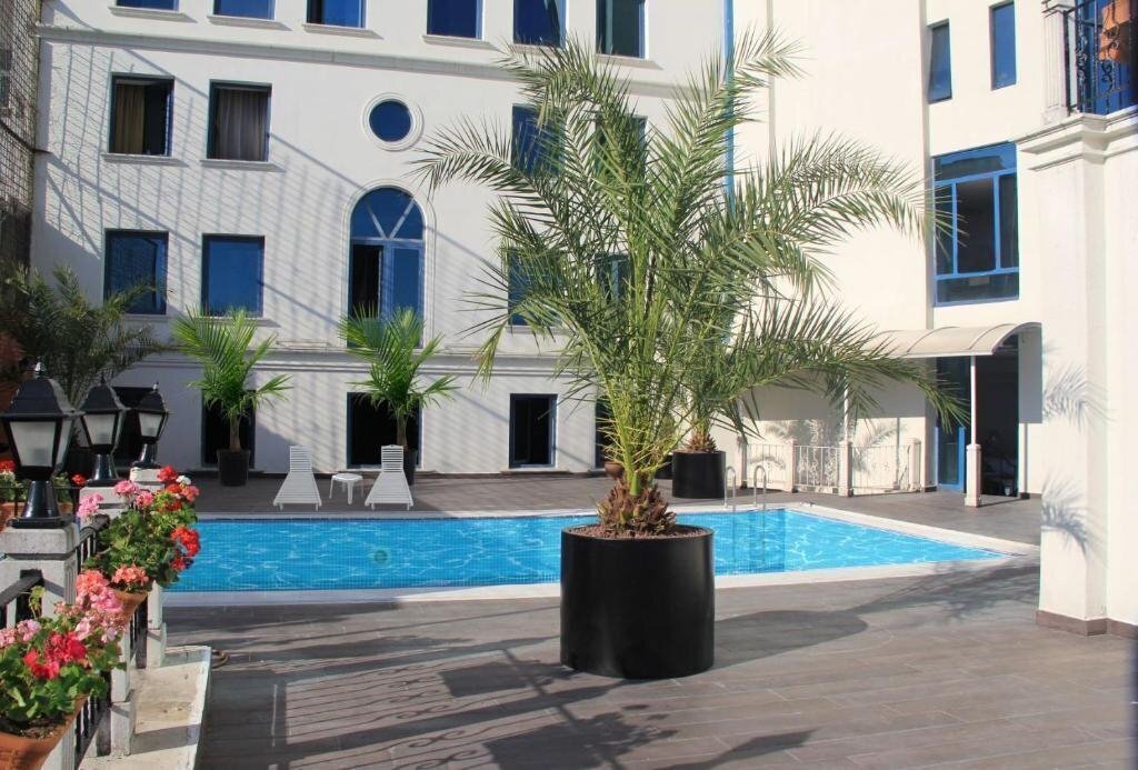 Фото Euro Plaza Hotel 4*