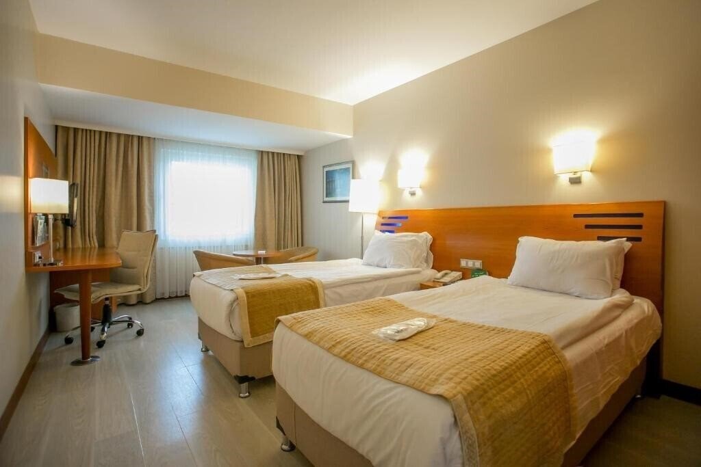 Картинка Holiday Inn Istanbul City by IHG (ex. Holiday Inn Istanbul City, Holiday Inn City Topkapi) 5*