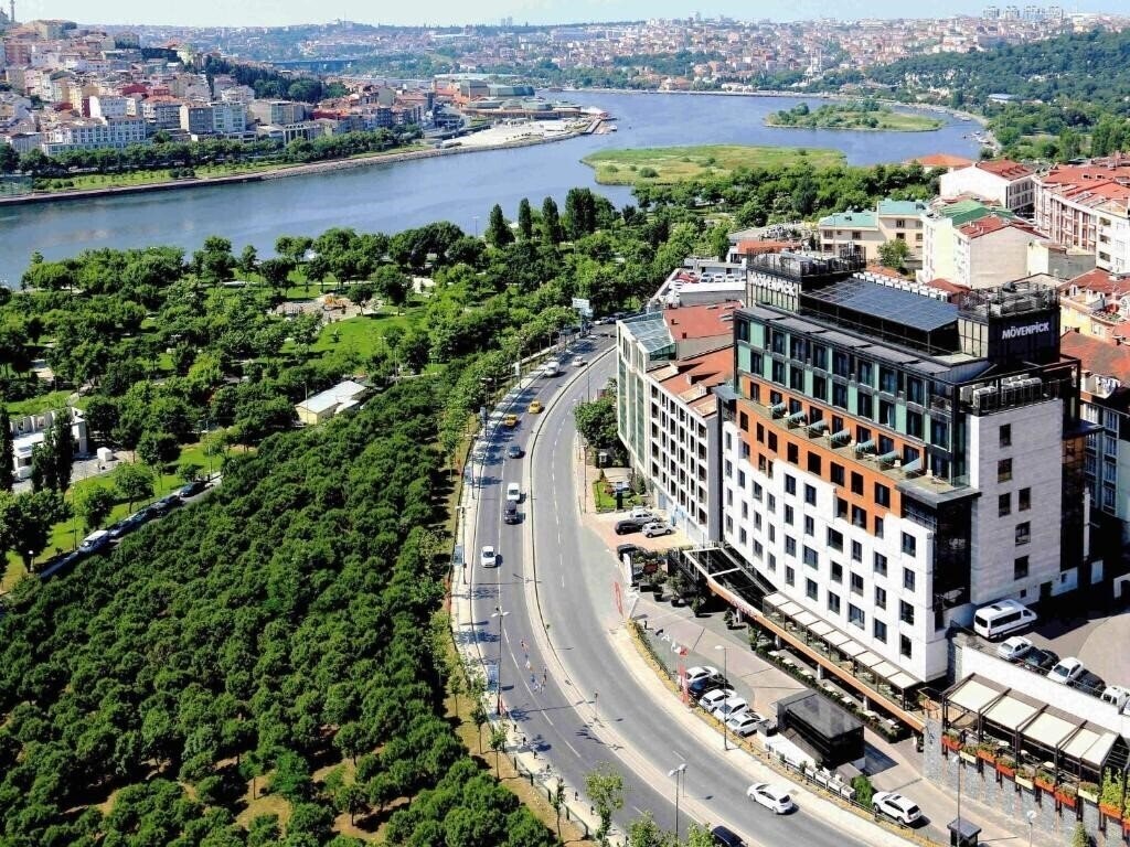 Отель Movenpick Hotel Istanbul Golden Horn 5*