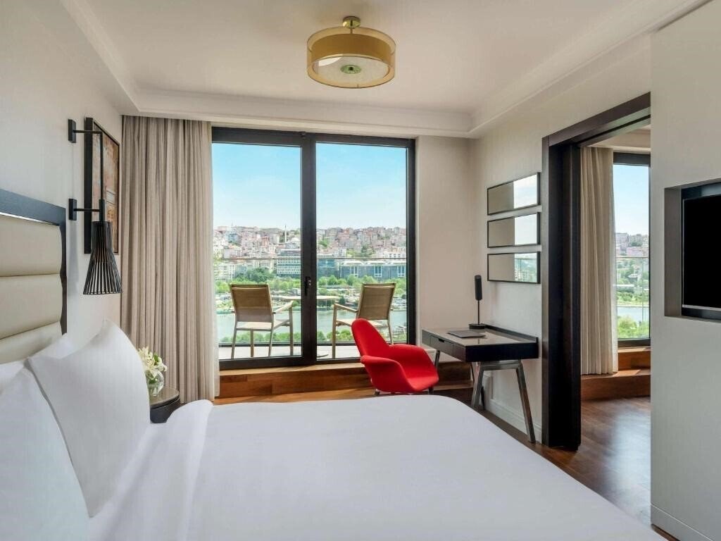 Картинка Movenpick Hotel Istanbul Golden Horn 5*