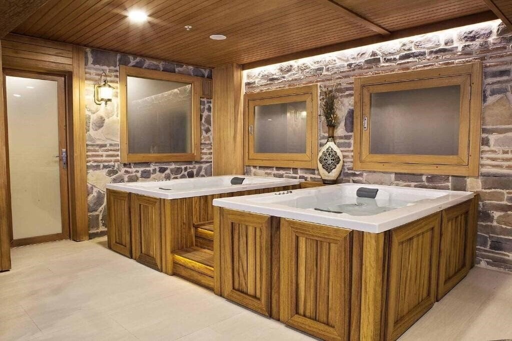 Отель Baron Hotel 4*