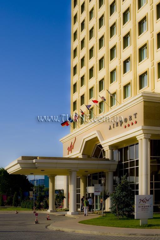 Отель Airport 4*