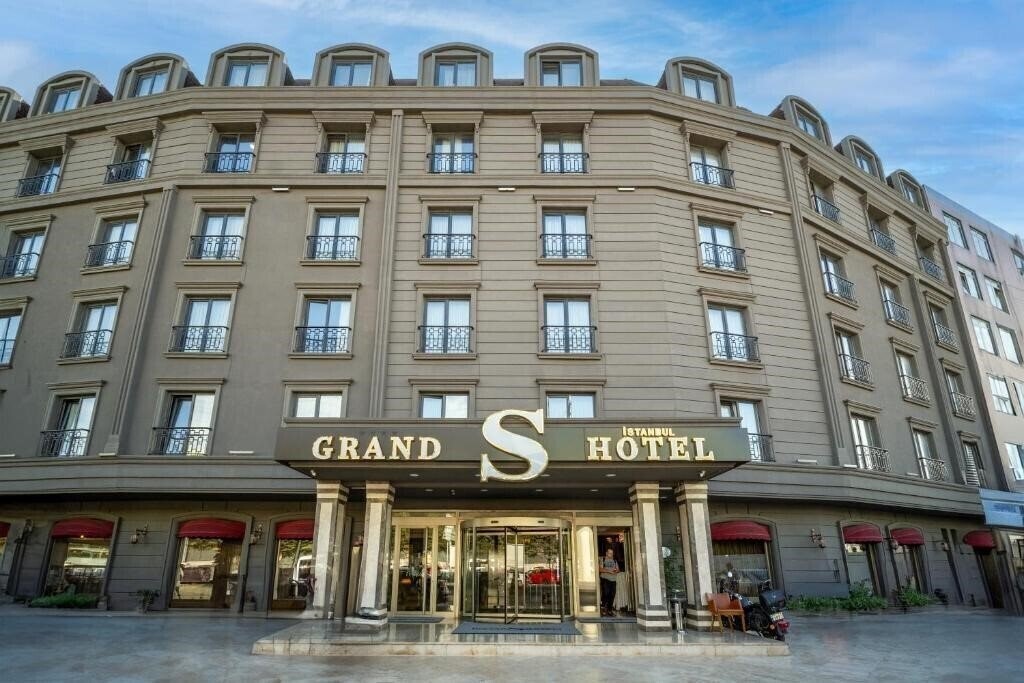 Отель Grand S Hotel 4*