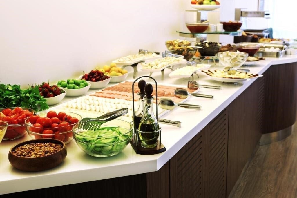 Фото Taximtown Hotel 4*