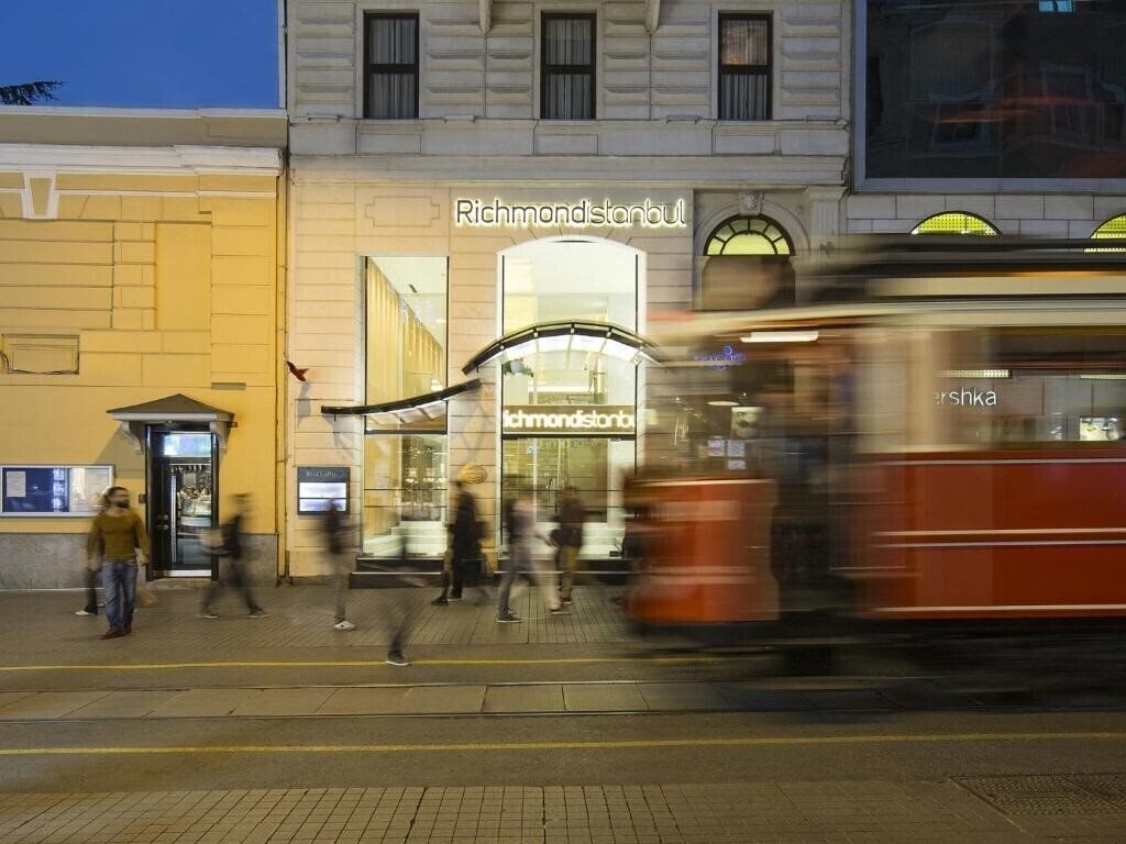 Отель Richmond Hotel 4*