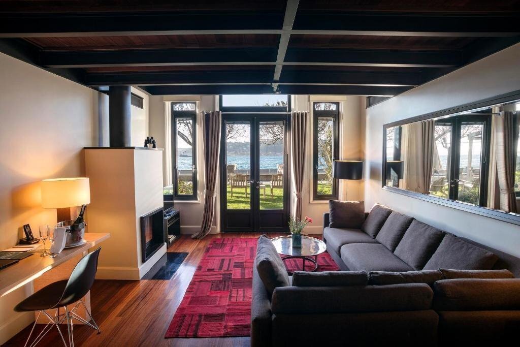 Отель Sumahan On The Water 5*