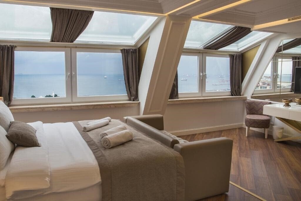 Отель Mina Hotel 4*