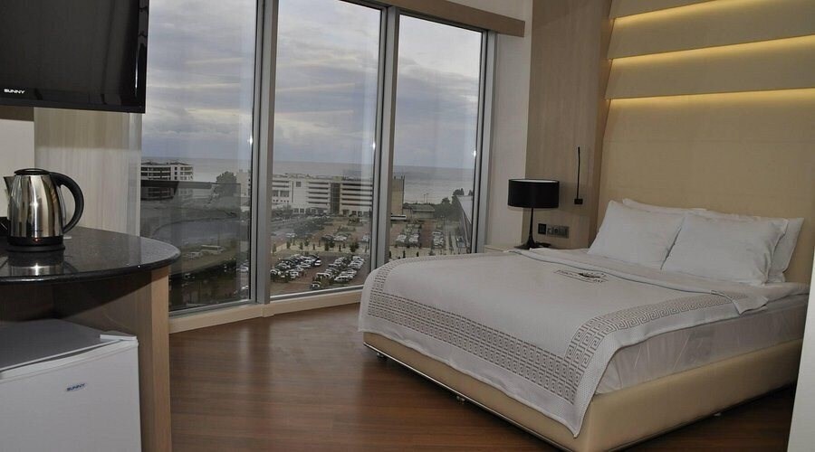 Отель Three Pearl Hotel 3*