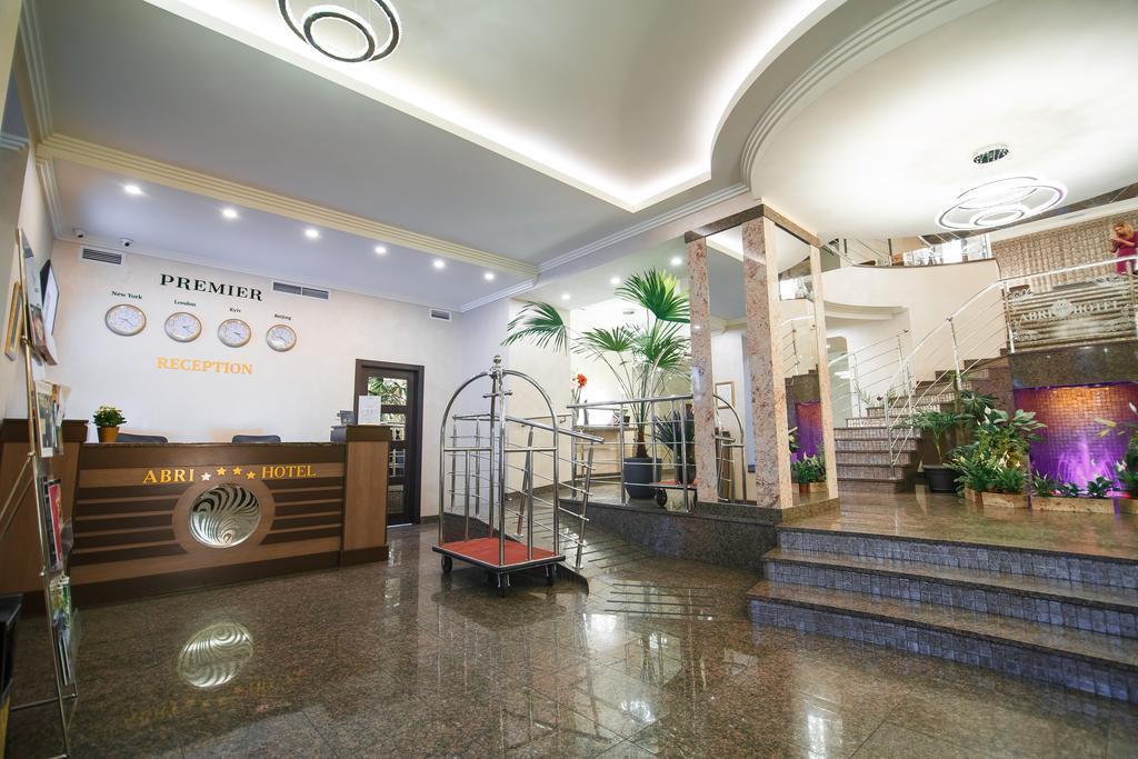 Отель Premier Hotel Abri 4*