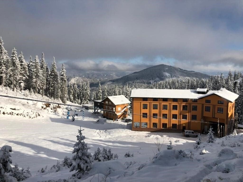 Отель Вершина Карпат 3*