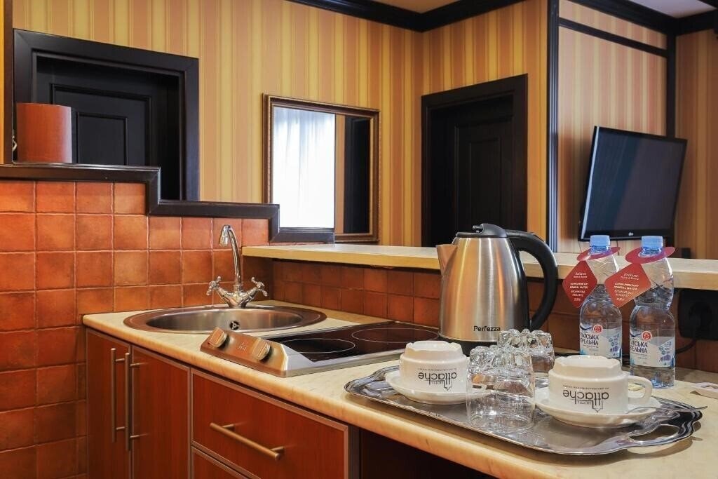 Фотография Атташе 2*