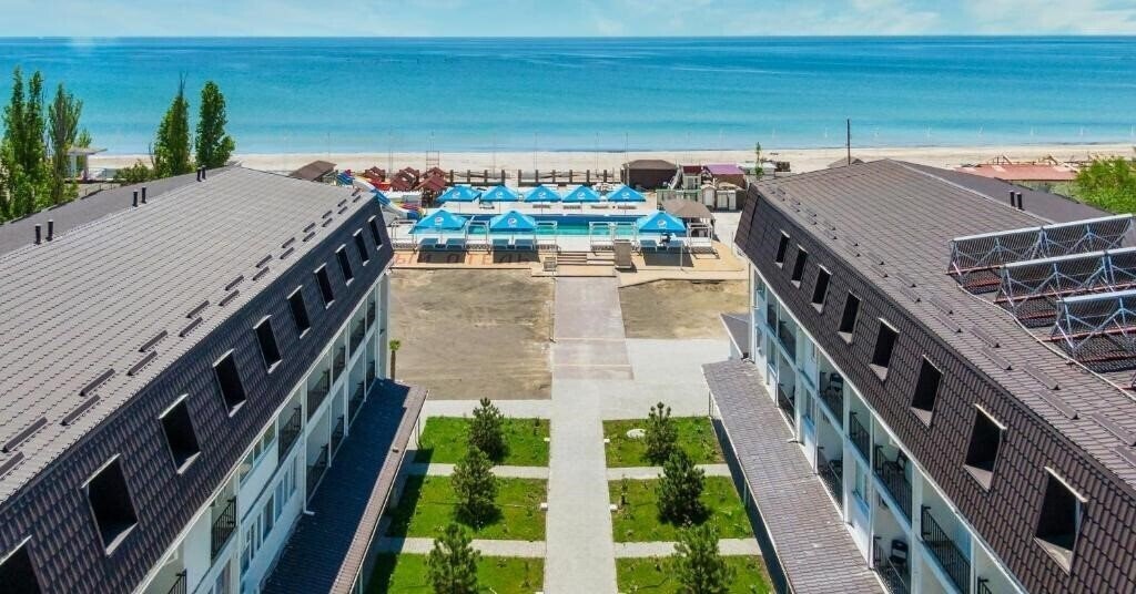 Отель Beach Hotel 3*