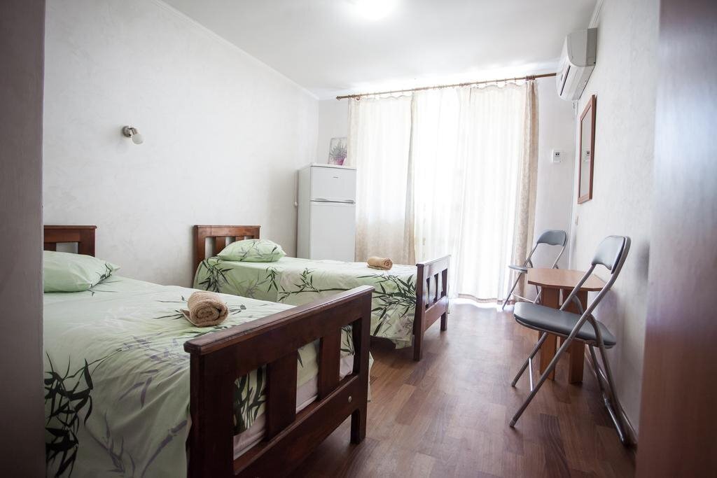 Отель Пикник 3*