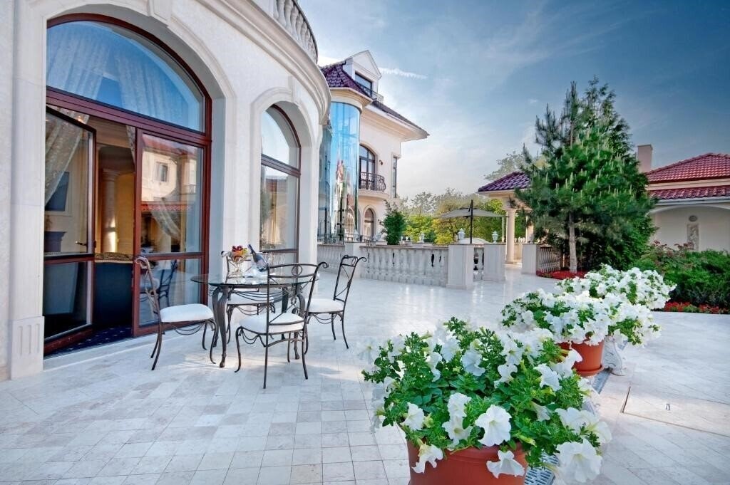 Отель Villa Le Premier 5*