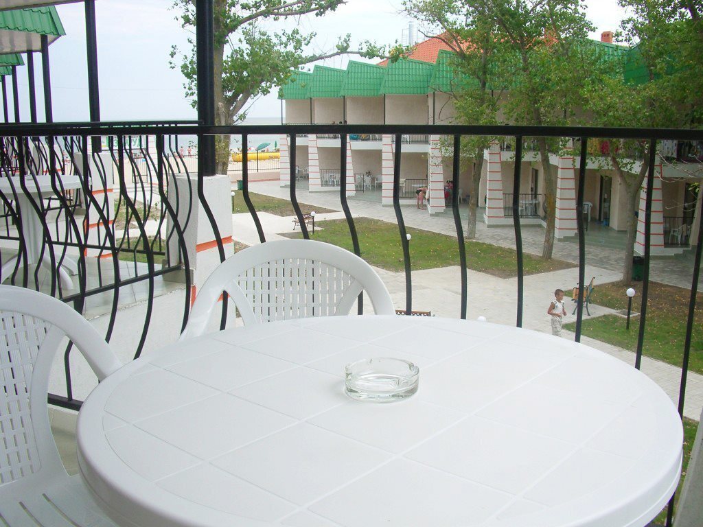 Изображение Изумруд 3*