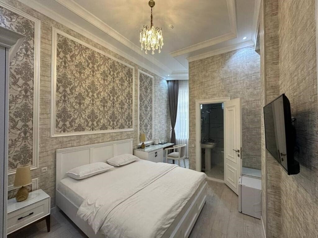 Отель Izumrud Palace 3*