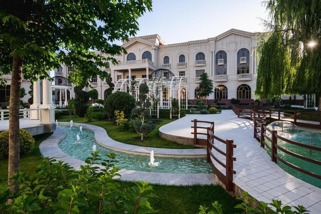 Изображение Zarafshon Parkside 4*