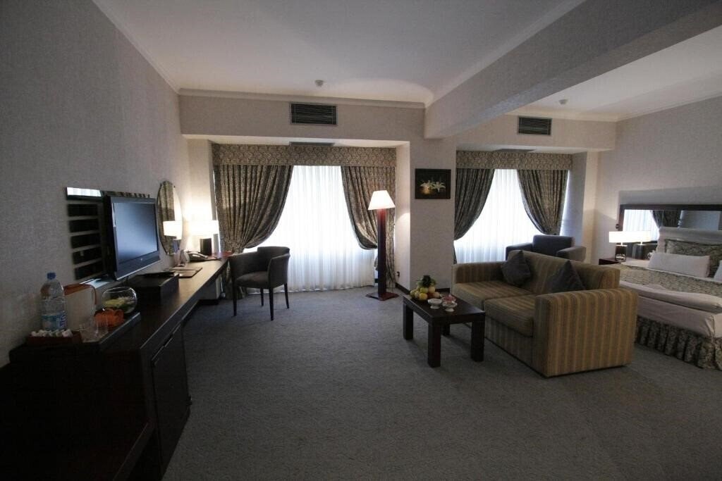 Отель Le Grande Plaza Hotel 4*