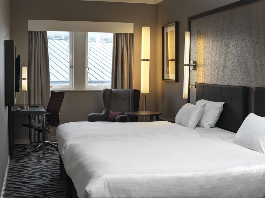 Фото Doubletree By Hilton Hotel Edinburgh City Centre 3*