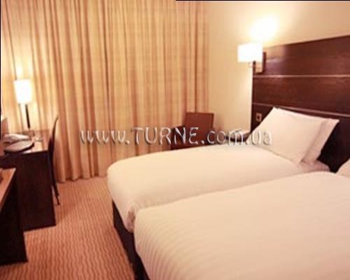 Фото Ramada Heathrow 4*